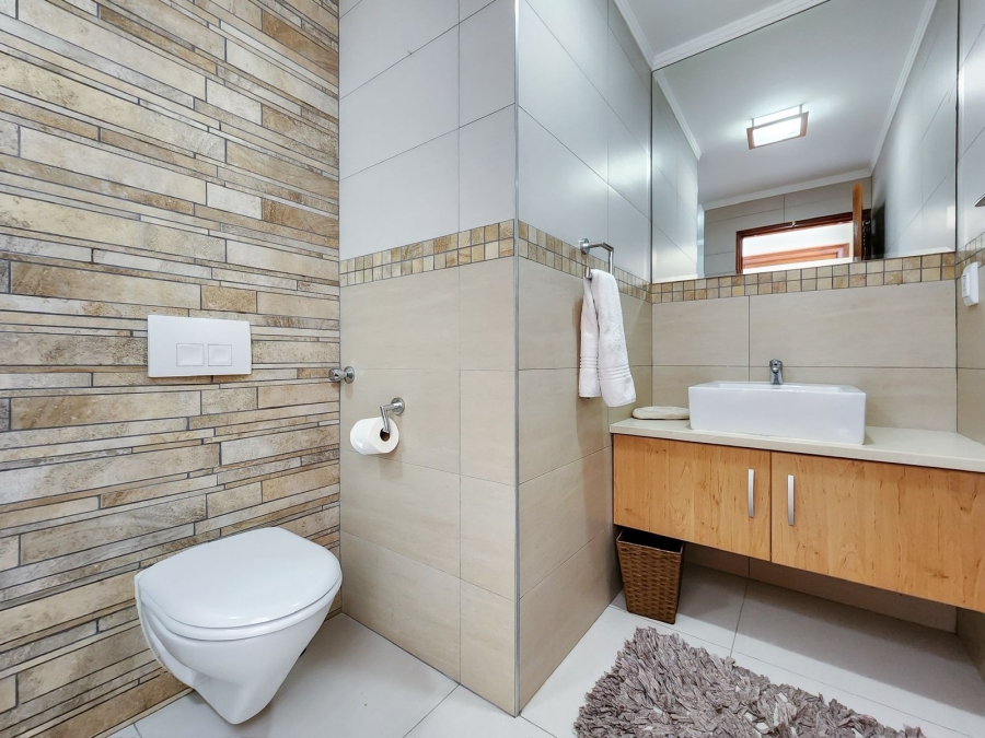 2 Bedroom Property for Sale in Beachfront Western Cape